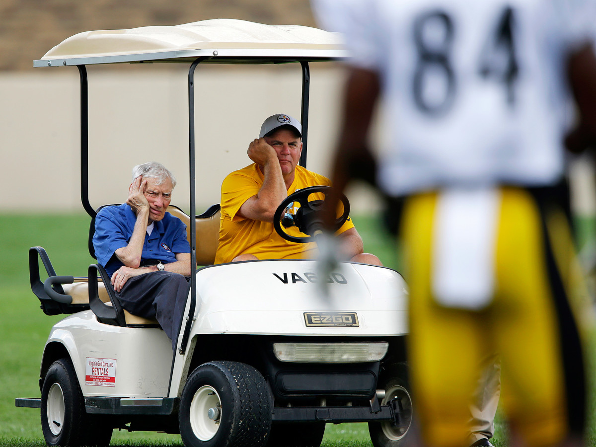 kevin-colbert-steelers-practice.jpg
